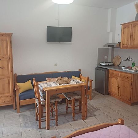 Nikolaos Studios Apartments Skópelos Eksteriør bilde
