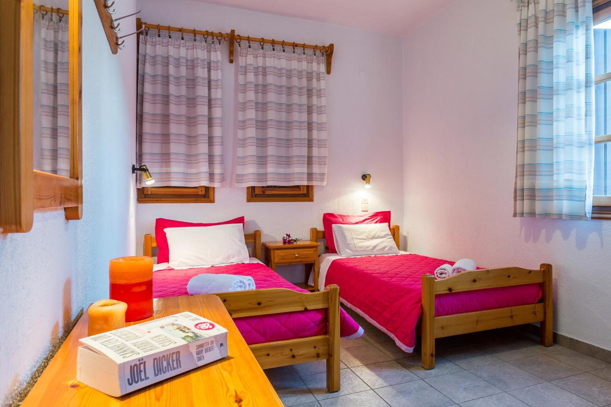 Nikolaos Studios Apartments Skópelos Eksteriør bilde