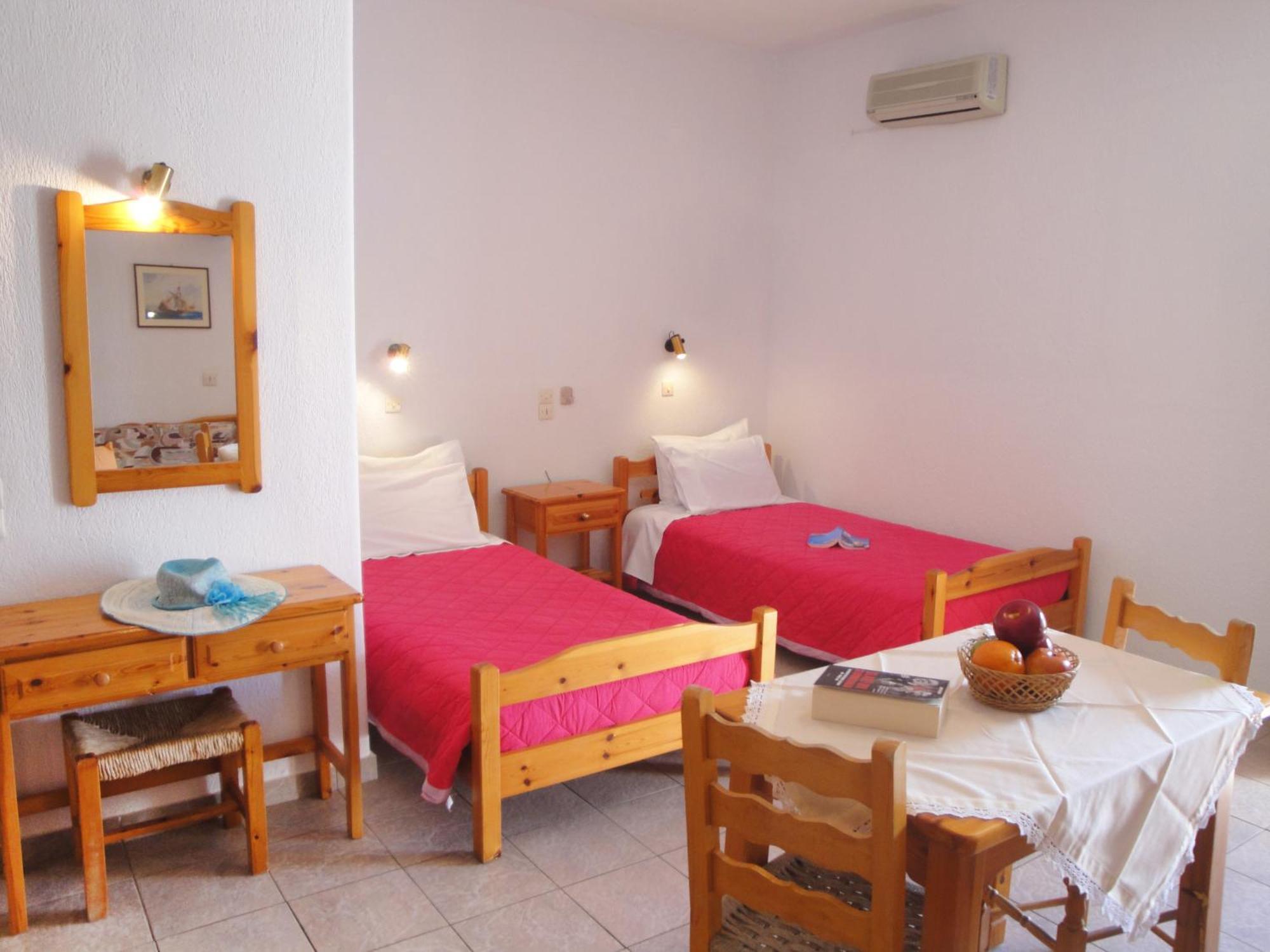 Nikolaos Studios Apartments Skópelos Eksteriør bilde