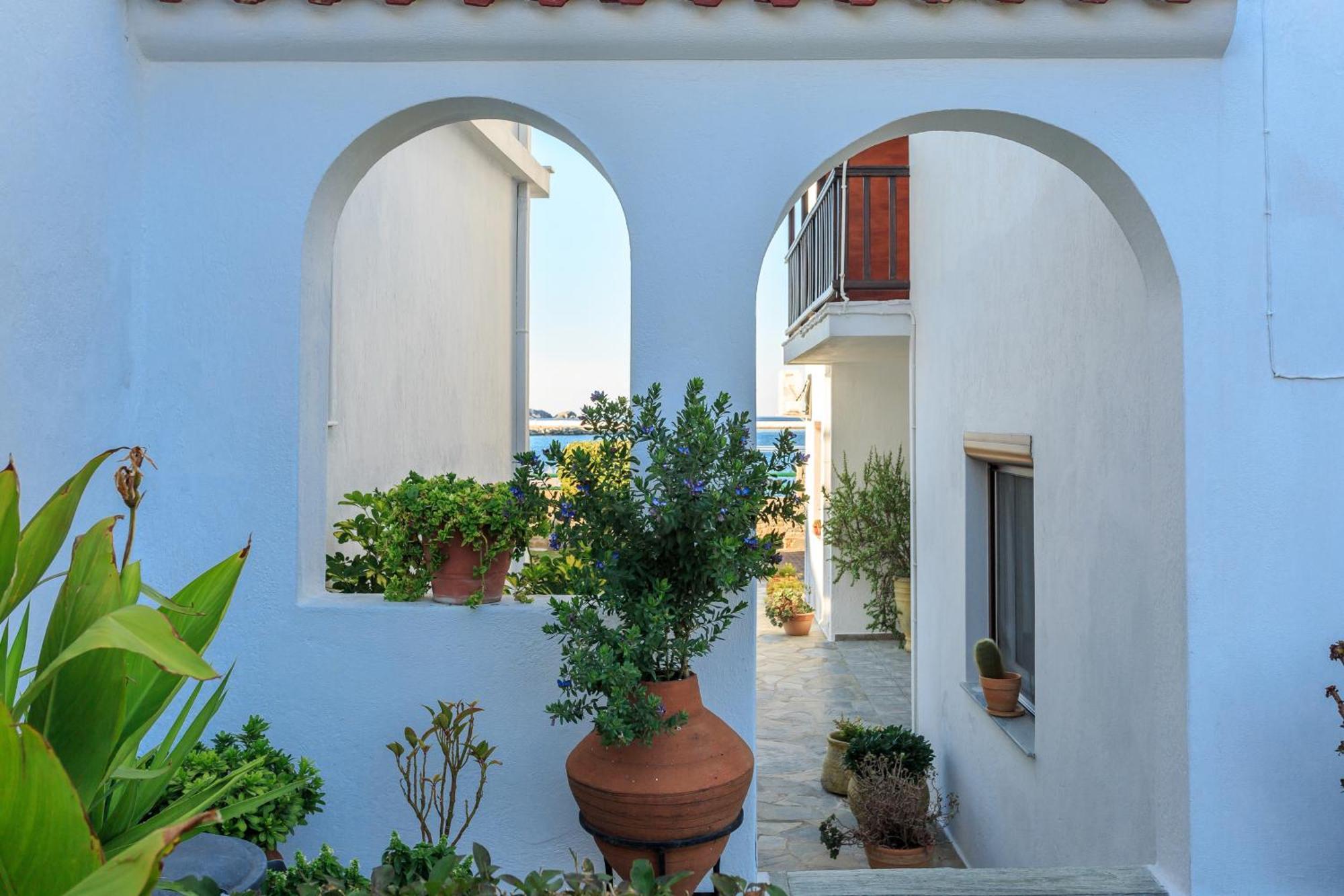 Nikolaos Studios Apartments Skópelos Eksteriør bilde