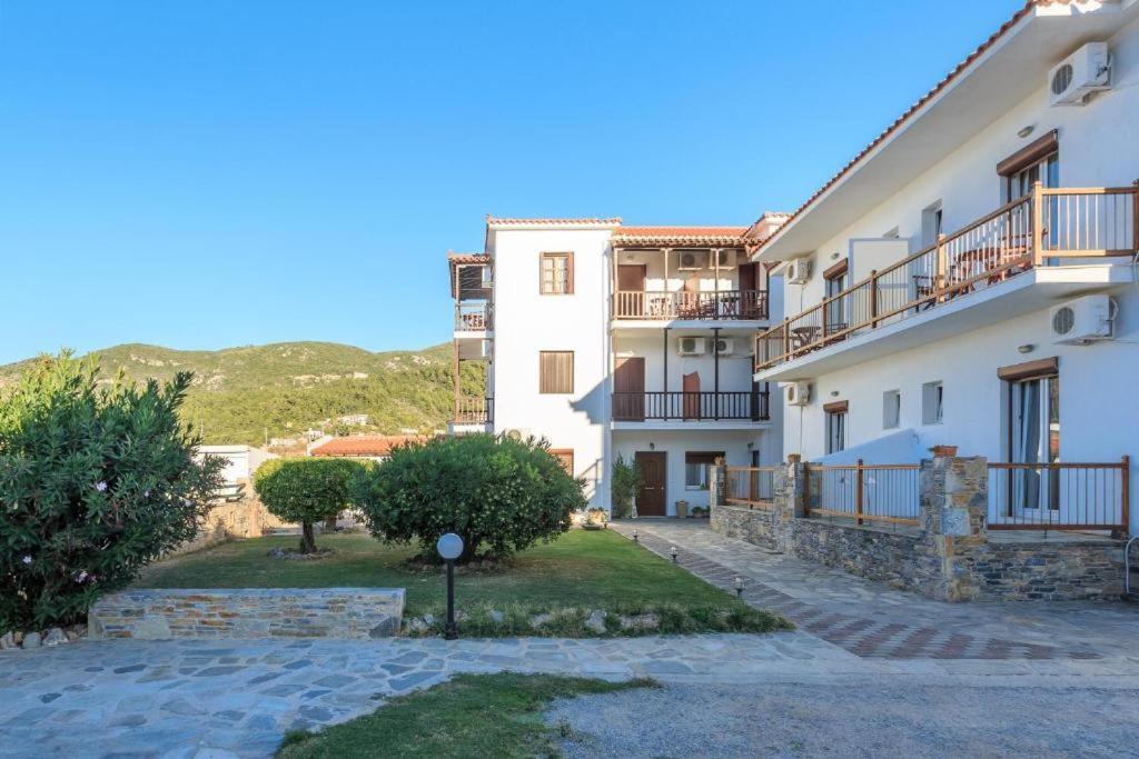 Nikolaos Studios Apartments Skópelos Eksteriør bilde