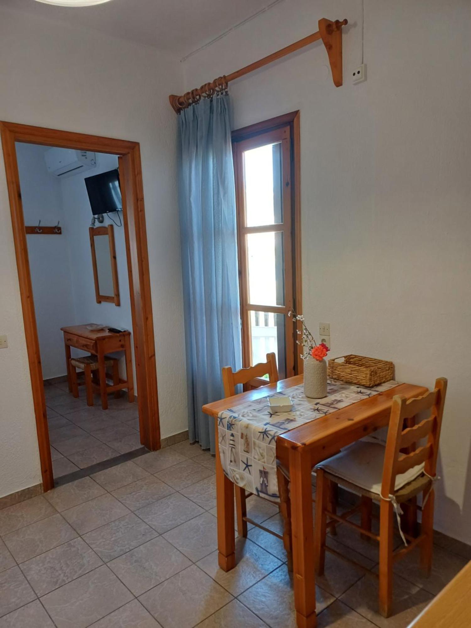 Nikolaos Studios Apartments Skópelos Eksteriør bilde