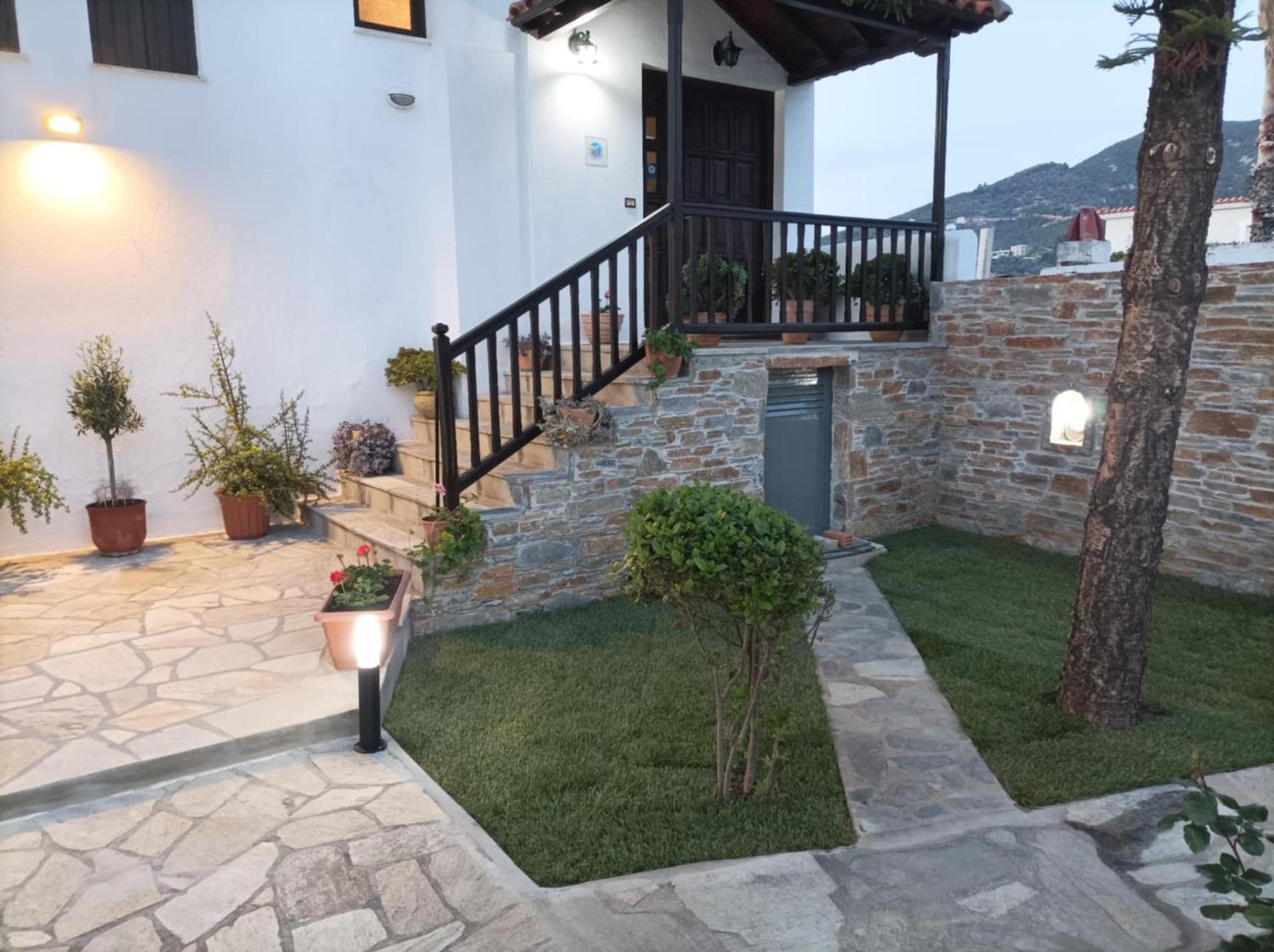 Nikolaos Studios Apartments Skópelos Eksteriør bilde
